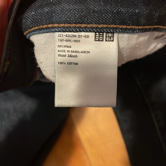 Uniqlo Denim Straight Leg - Picture 4 of 7